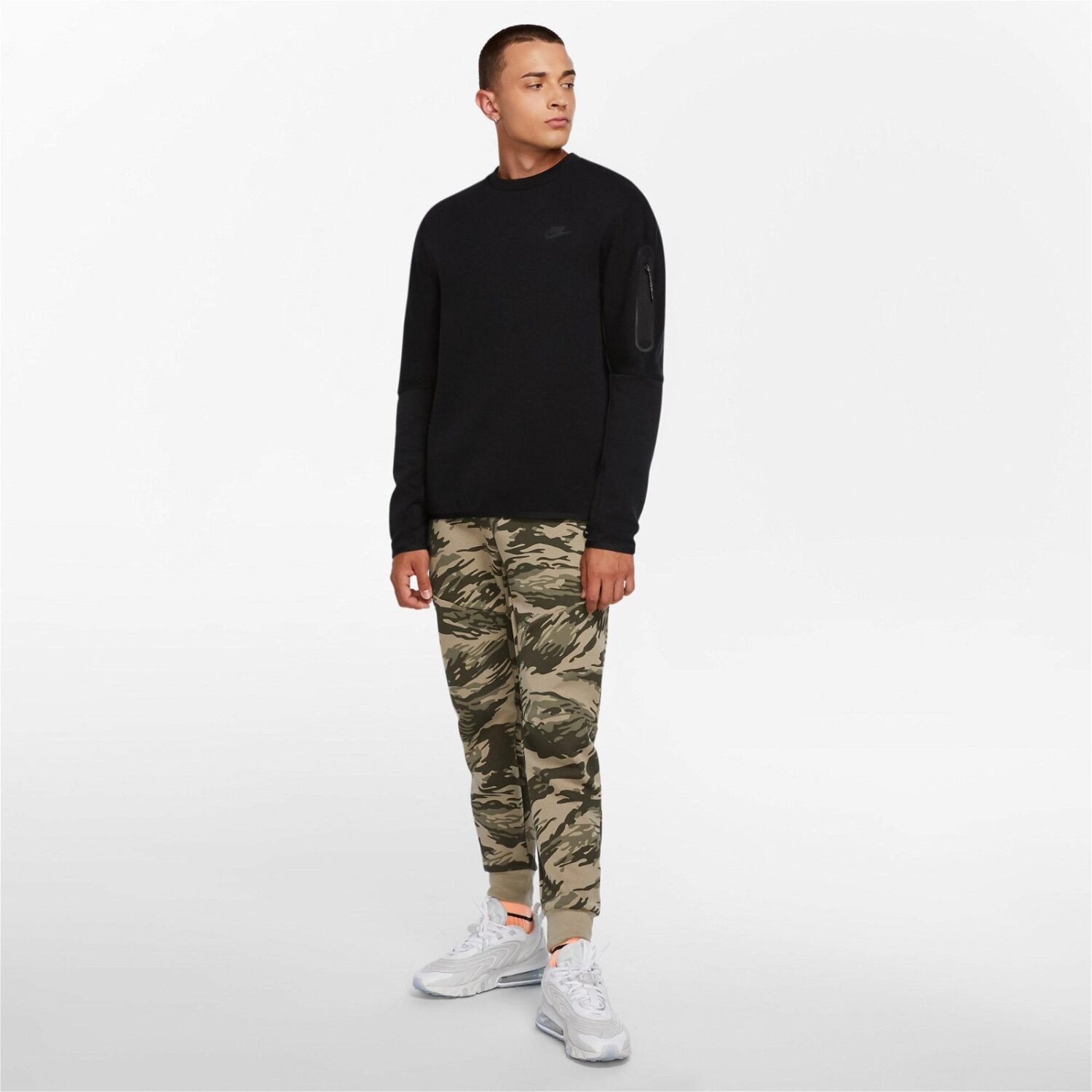 سویشرت مردانه نایک Sportswear Essential Tech Fleece Cr - مشکی