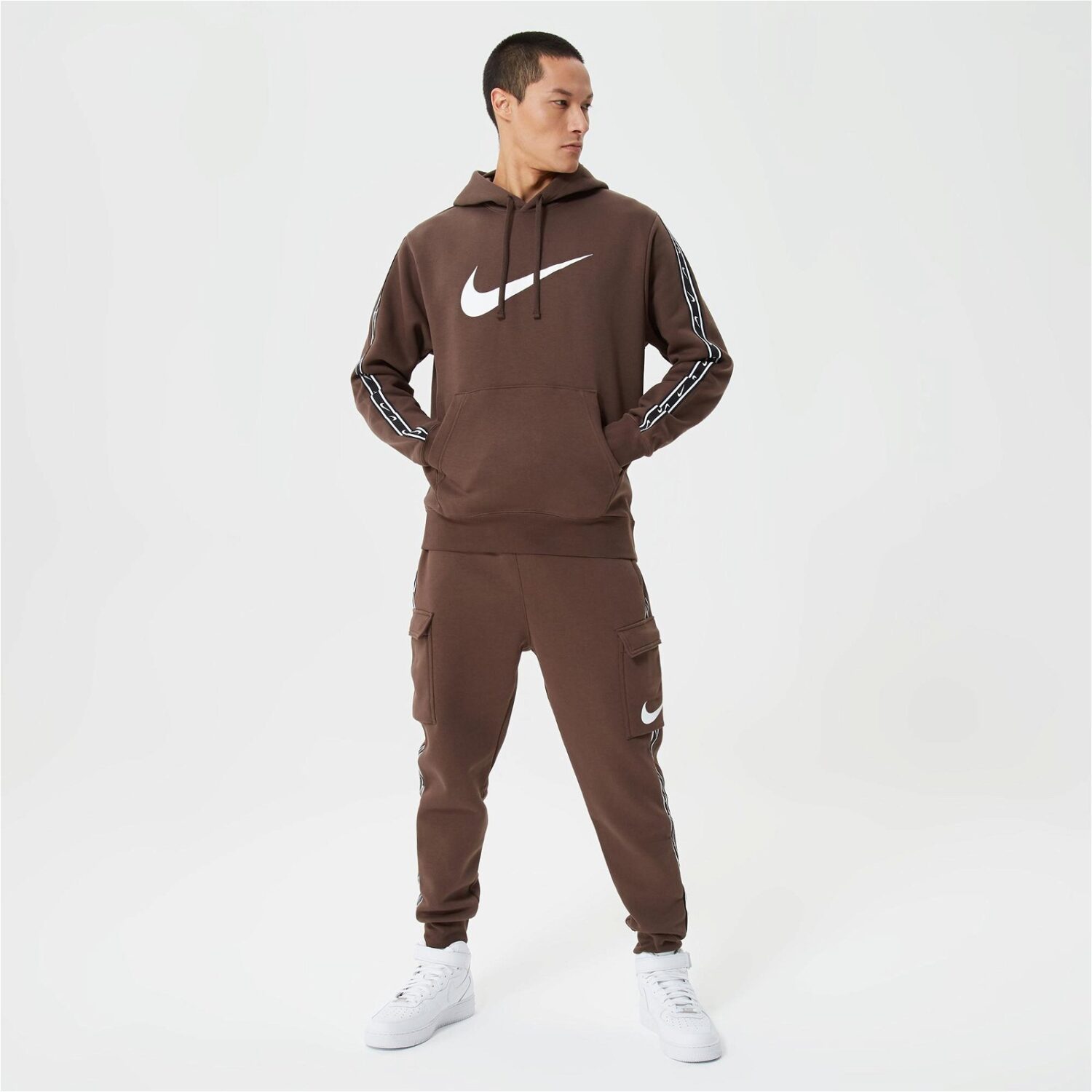 هودی مردانه نایک Sportswear Repeat Fleece Hoodie - قهوه ای